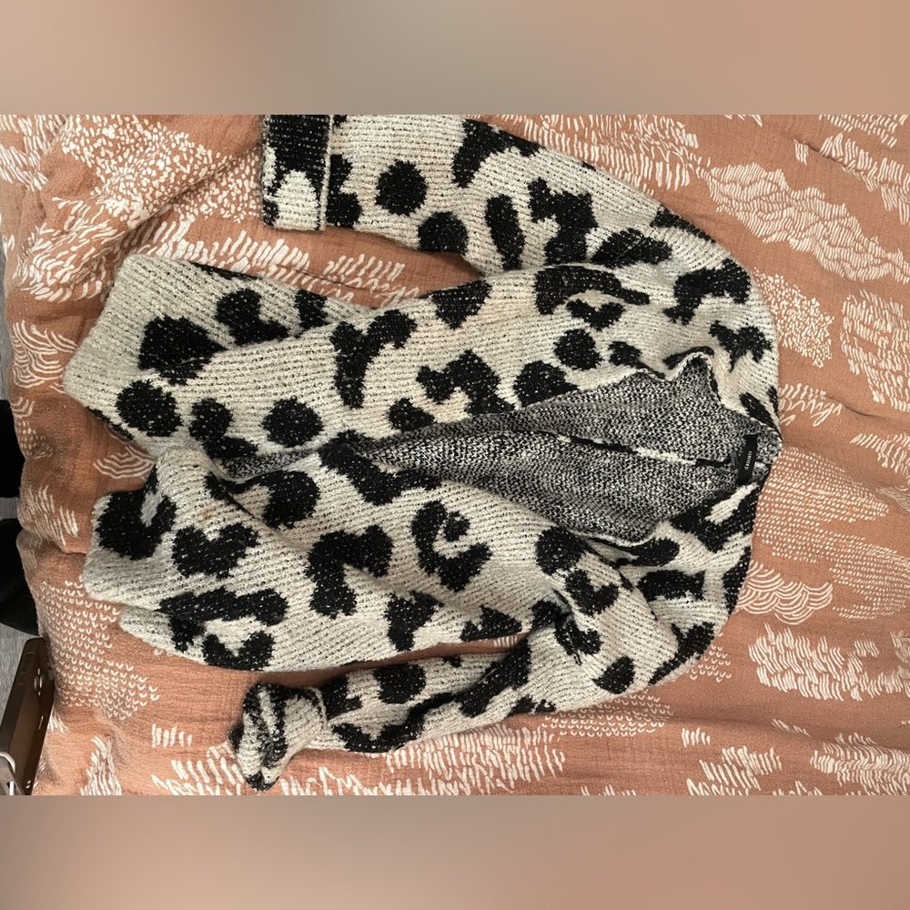 Forever 21 sweater